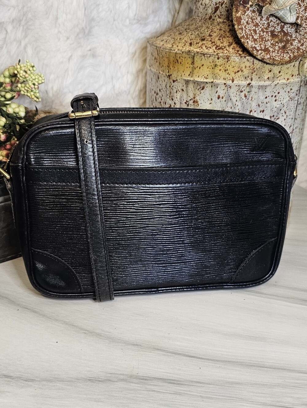 Louis Vuitton Black Epi Leather  Trocadéro Crossbody With COA